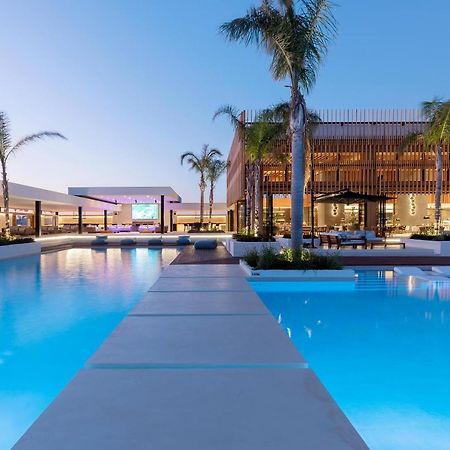 D' Andrea Lagoon All Suites - Adults Only Marmari  Eksteriør bilde The resort at night