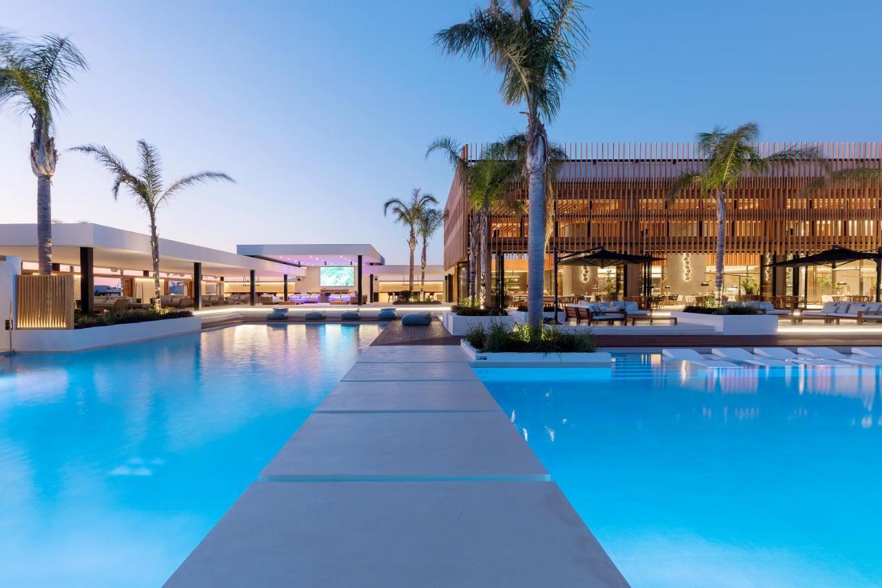 D' Andrea Lagoon All Suites - Adults Only Marmari  Eksteriør bilde The resort at night